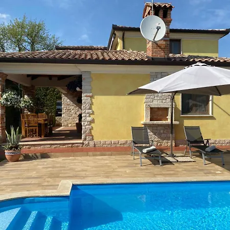 Villa Eva Karigador *