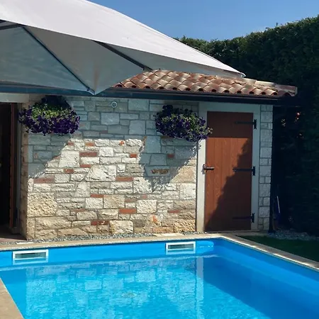 Eva Karigador Novigrad Istria